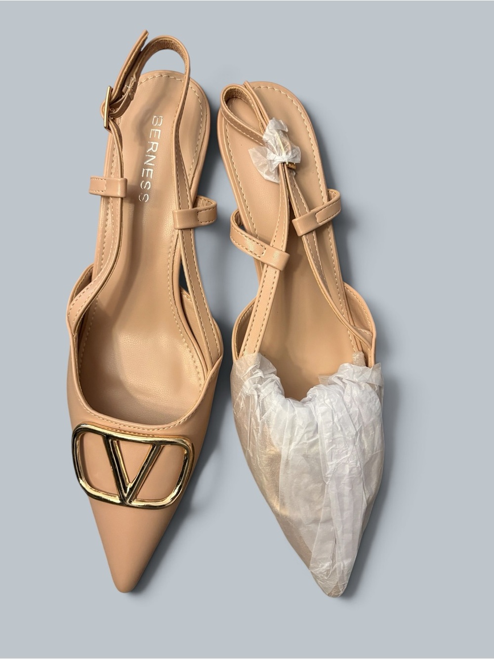Berness Clementine Beige Pointed Toe Slingback Heels Size 9